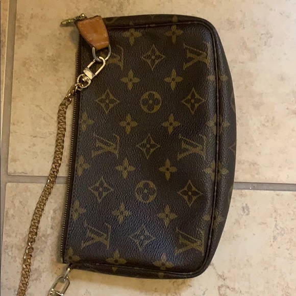 Louis Vuitton pochette with chain strap - Picture 5 of 5